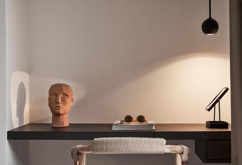 اتاق رمانتیک, Lena Mare Boutique