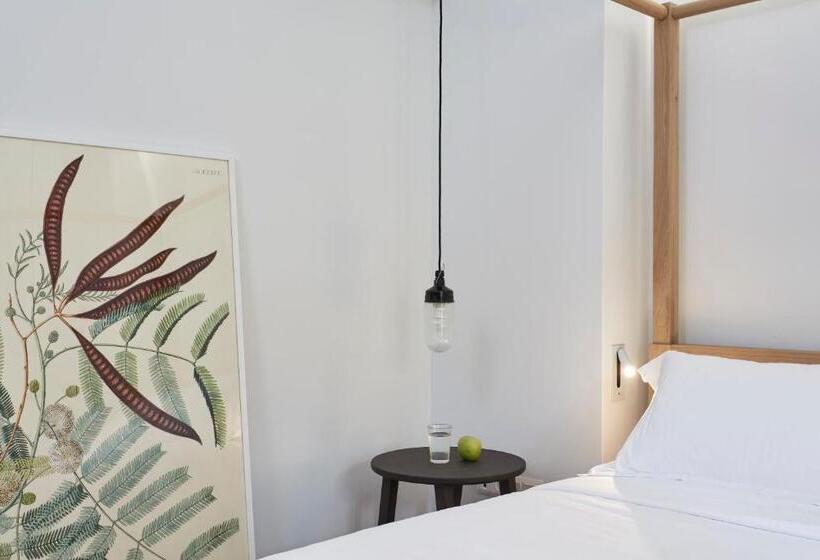 سوئیت سینیور, Lena Mare Boutique