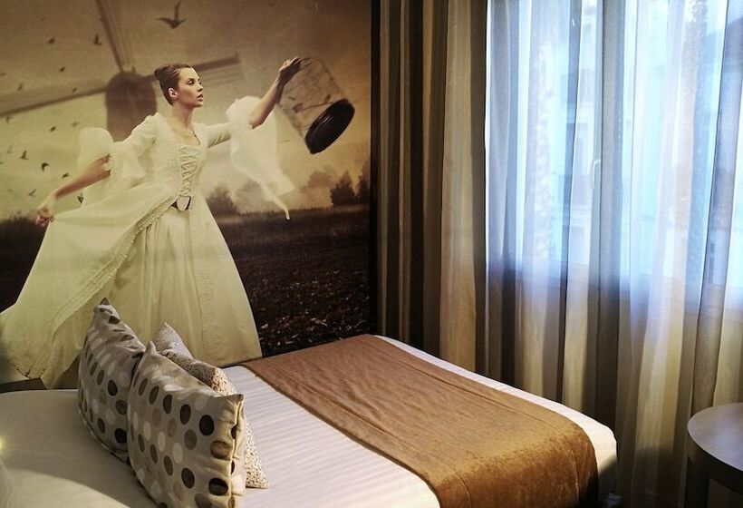 Номер Стандарт, Nyx Hôtel Indépendant