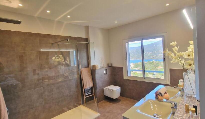 Люкс Deluxe 3 Спальни, Résidence & Hôtel Aria Marina