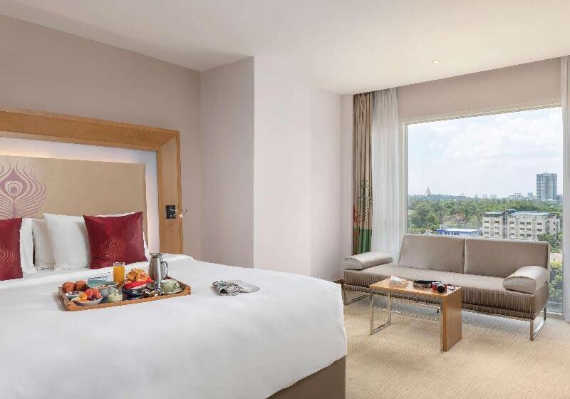 سوییت لوکس, Novotel Yangon Max