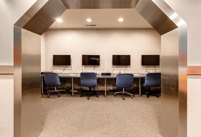 Апартаменты 2 Спальни, Eagle Springs East 101: Redwing Suite