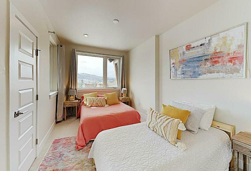 Апартаменты 3 Спальни, La Bonte Townhomes Unit 304