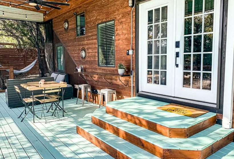 חדר סטודיו סטנדרד, Chimney Rock Tiny Home