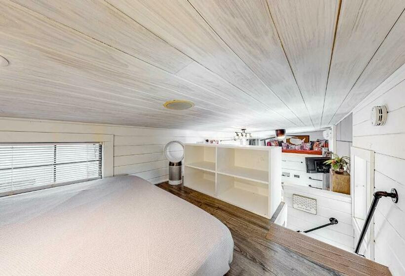 חדר סטודיו סטנדרד, Chimney Rock Tiny Home