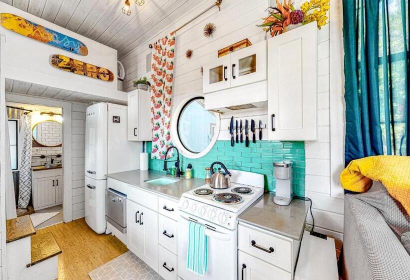 חדר סטודיו סטנדרד, Chimney Rock Tiny Home