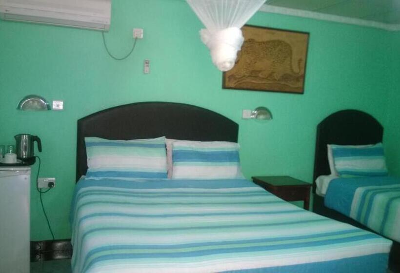 اتاق خانوادگی, Gloria S Bed And Breakfast