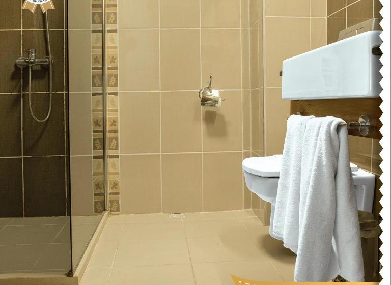Люкс Вид на Реку, Otel Azmakhan