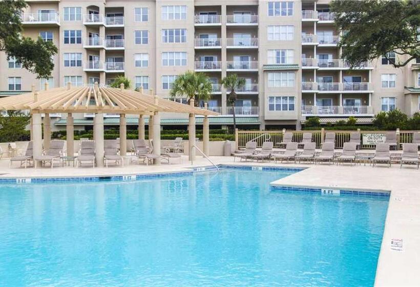 Апартаменты 1 Спальня, Hampton Place 5501