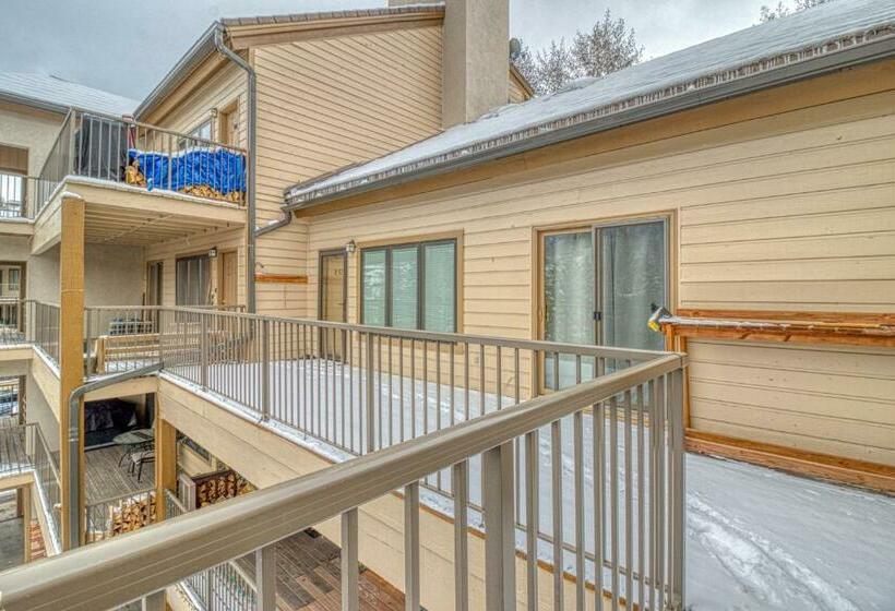 Апартаменты 2 Спальни, 2 Bed 2 Bath Apartment In Avon