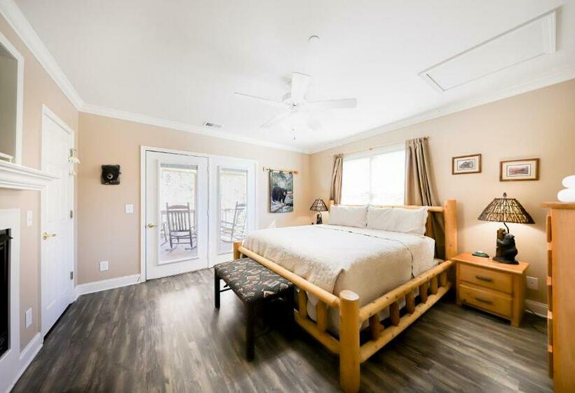 带2个卧室的公寓, The Bears Den