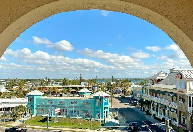 Апартаменты 2 Спальни, Beach Place 1 404