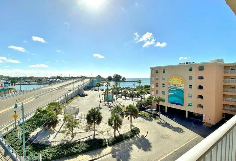 Апартаменты 2 Спальни, Beach Place 1 404