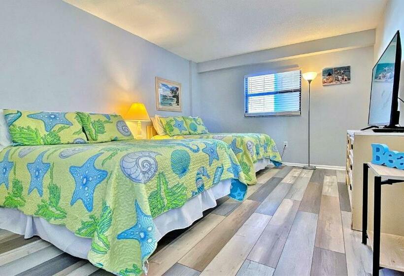 Апартаменты 2 Спальни, Beach Place 1 404