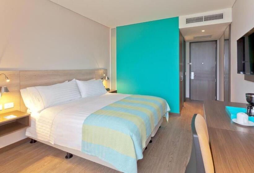 스탠다드 룸 킹사이즈 침대, Holiday Inn Express Yopal, An Ihg