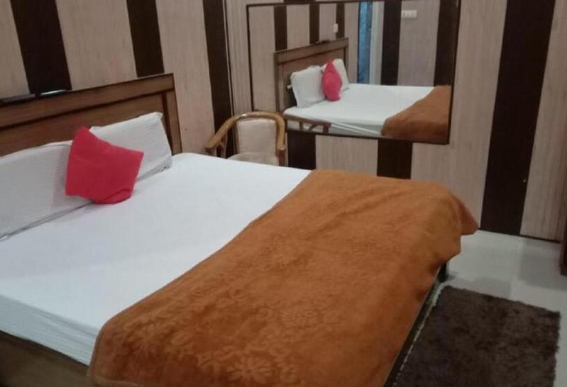 اتاق لوکس با تخت بزرگ, Sudhir, Sonipat