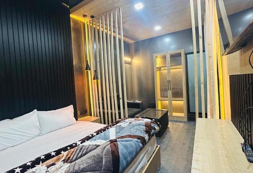 Люкс с Балконом, Worthmiles Resort