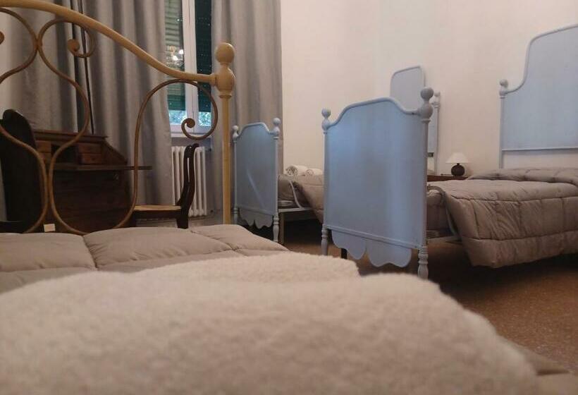 اتاق استاندارد سه تخته با سرویس بهداشتی مشترک, Home Sweet Home 3   Affittacamere Lucca