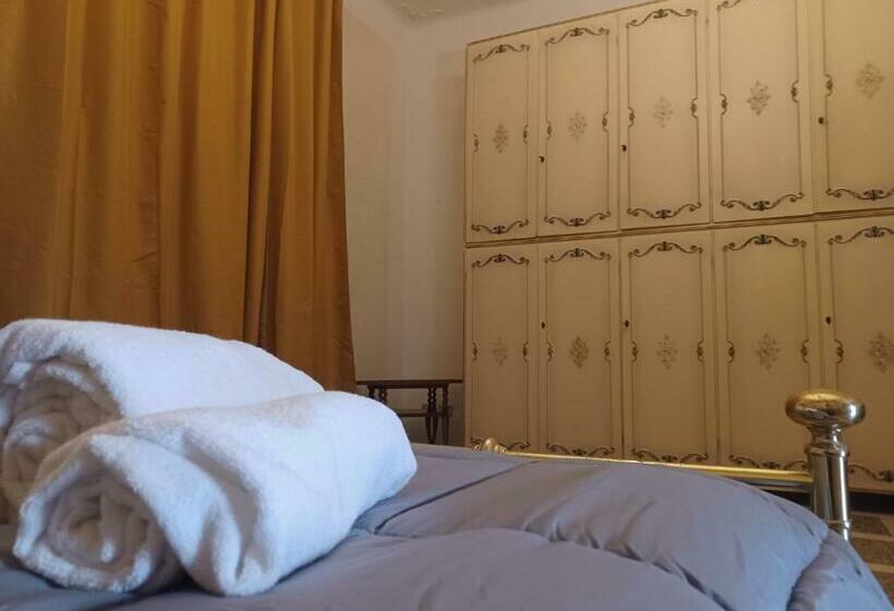 اتاق استاندارد با سرویس بهداشتی مشترک, Home Sweet Home 3   Affittacamere Lucca