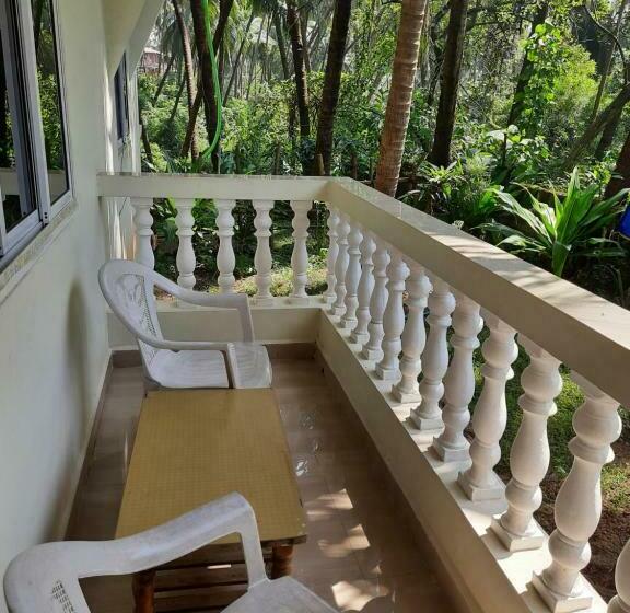 标准房带园景, Santana Guest House