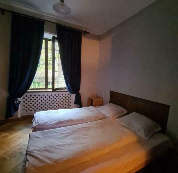 اتاق استاندارد, Benevo Hostel