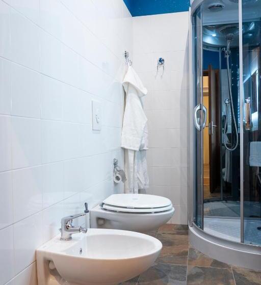 اتاق لوکس, Varese Suites