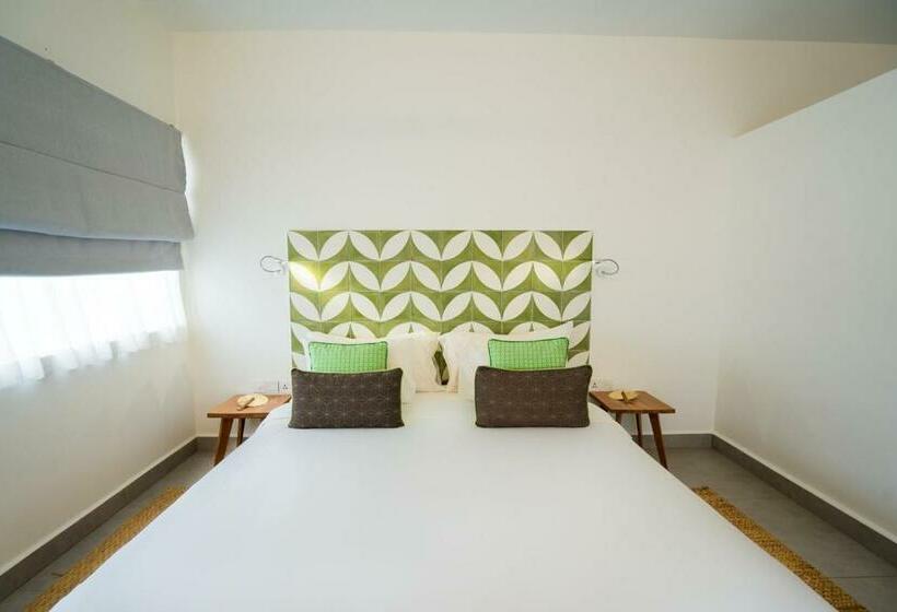 اتاق استاندارد با چشم‌انداز کوهستان, Naiya Sea Resort