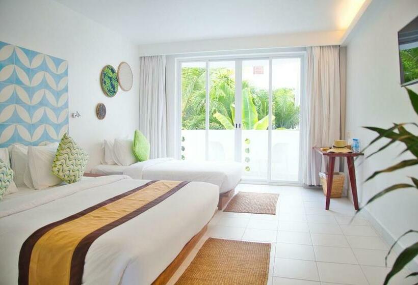 اتاق خانوادگی با چشم‌انداز باغ, Naiya Sea Resort