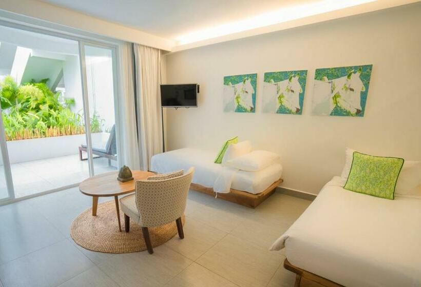 اتاق لوکس خانوادگی, Naiya Sea Resort