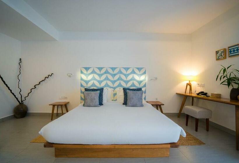 اتاق لوکس خانوادگی, Naiya Sea Resort
