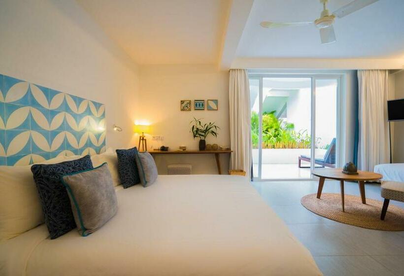 اتاق لوکس خانوادگی, Naiya Sea Resort