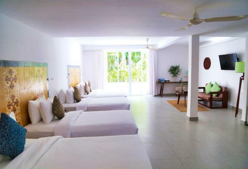 سوییت خانوادگی, Naiya Sea Resort