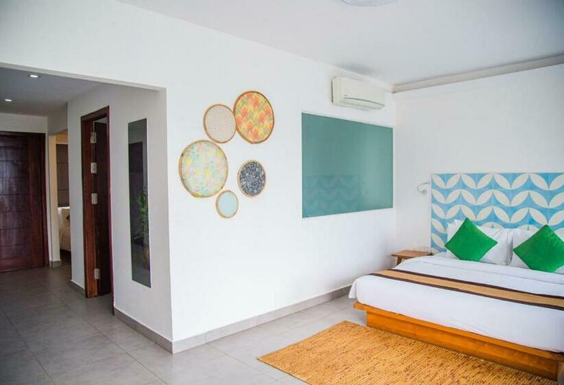 سوییت خانوادگی, Naiya Sea Resort