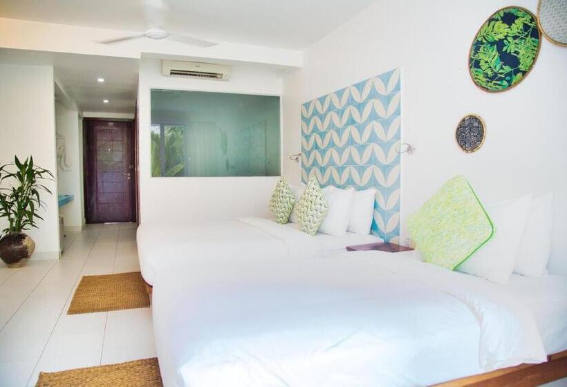 اتاق خانوادگی با چشم‌انداز باغ, Naiya Sea Resort