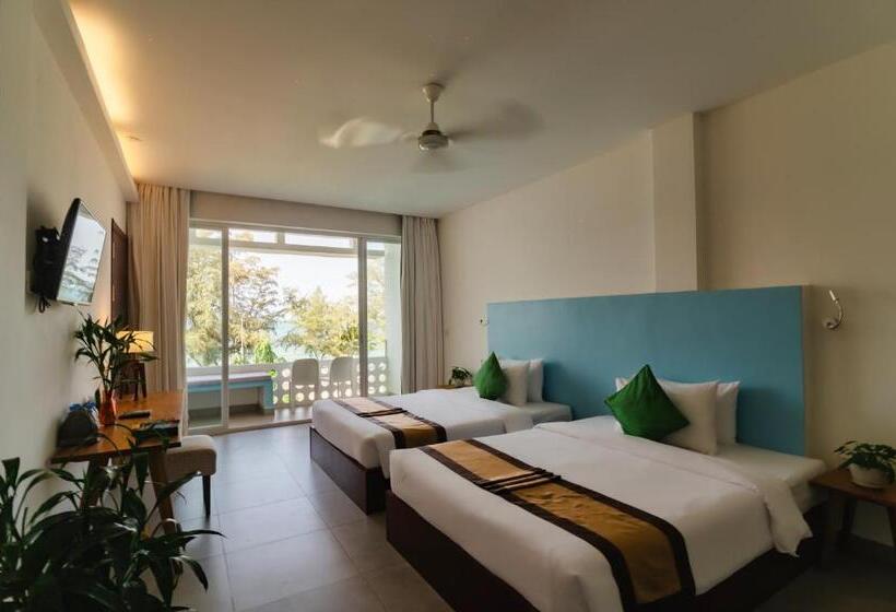 اتاق لوکس با چشم‌انداز دریا, Naiya Sea Resort