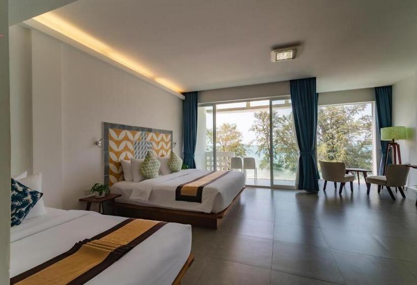 اتاق خانوادگی با چشم‌انداز دریا, Naiya Sea Resort