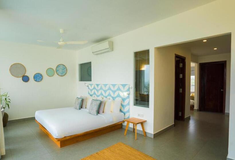 سوییت خانوادگی, Naiya Sea Resort