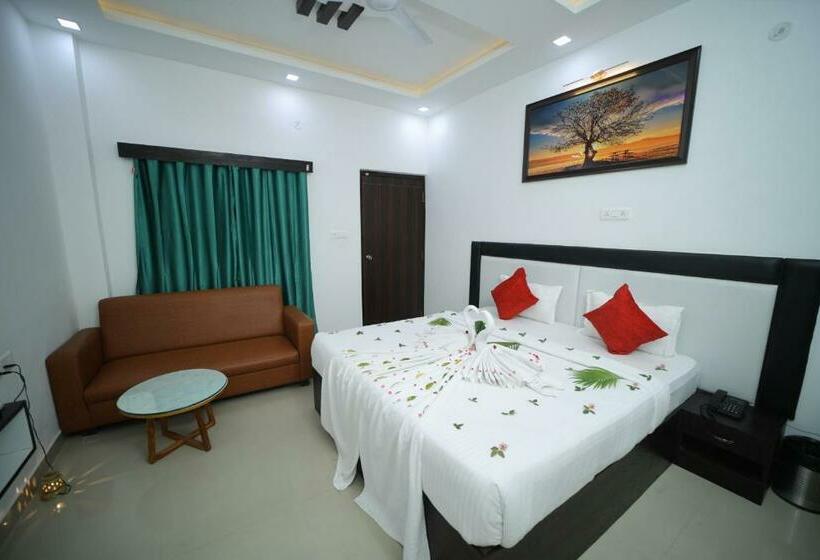 Номер Deluxe, The Hotel Paradise