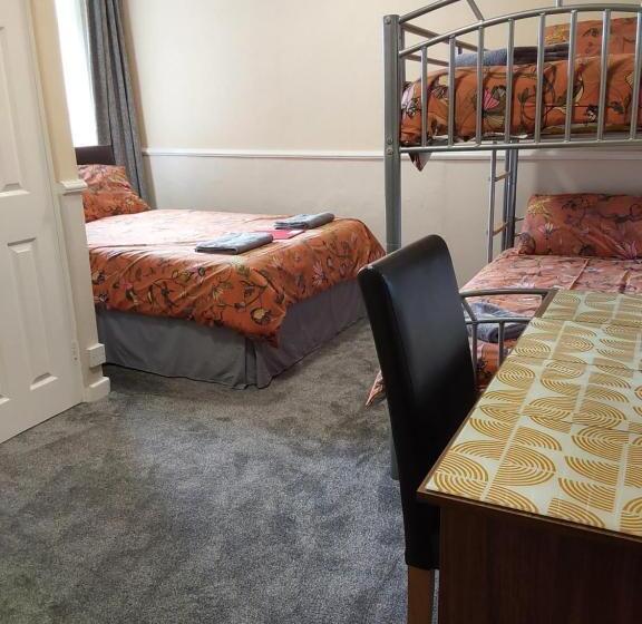 اتاق خانوادگی, Bianca Guesthouse