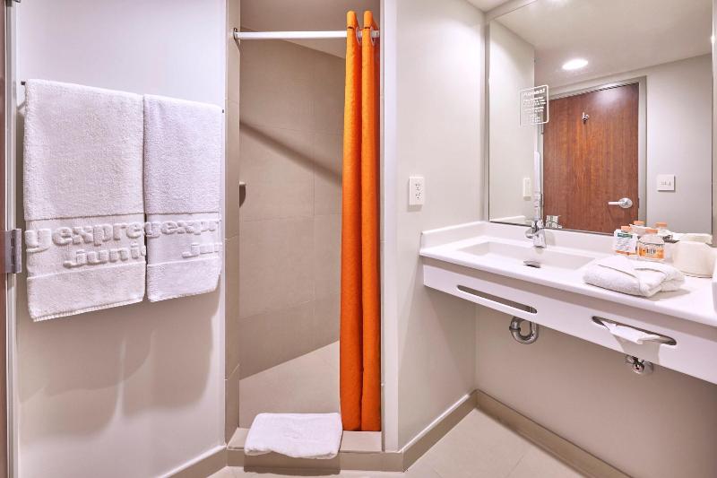 Quarto Estandar, City Express Junior By Marriott Puebla Finsa