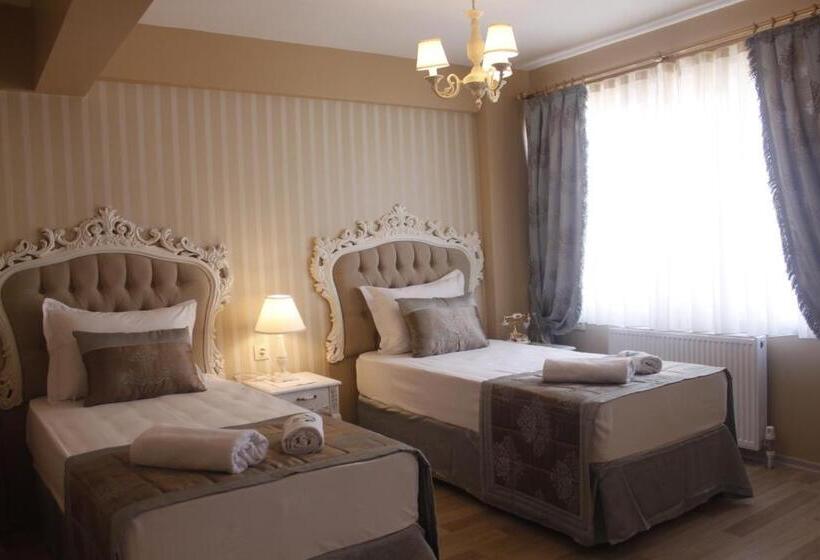 Economy Triple Room, Divani Ali
