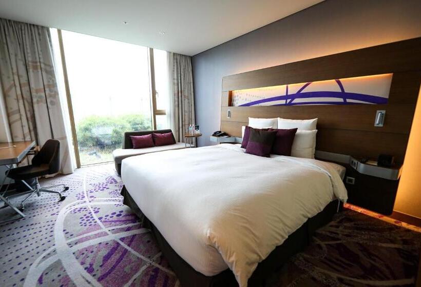 Номер Deluxe Вид на Сад, Novotel Ambassador Suwon