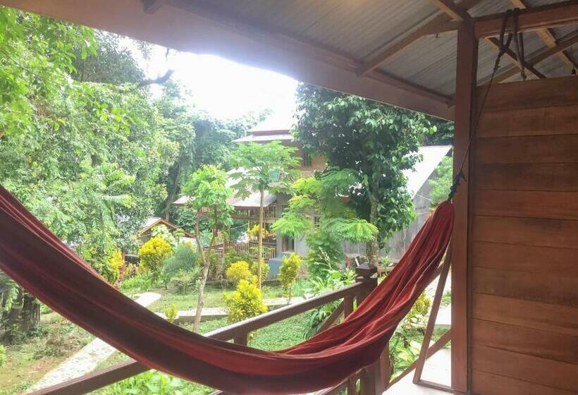 Семейный Номер, Olala Bungalows And Restaurant Mitra Reddoorz