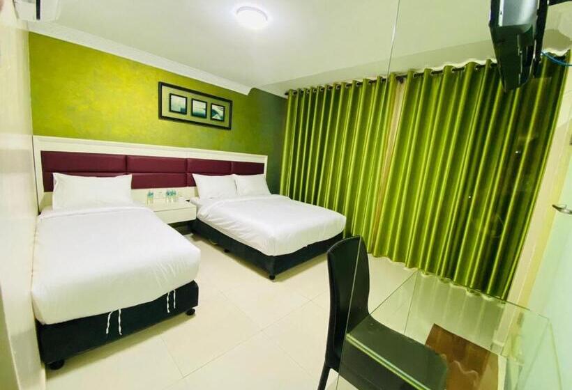 اتاق لوکس سه تخته, Surya Boutique Hotel Klang