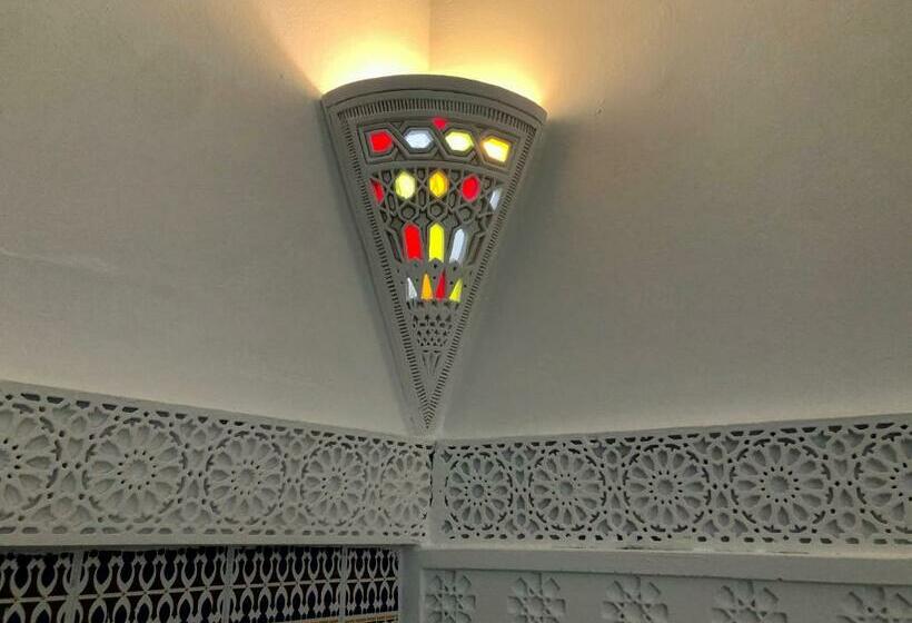 اتاق لوکس, Riad Imndi