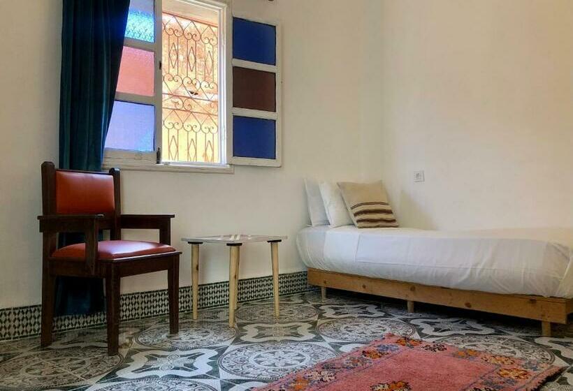 اتاق لوکس, Riad Imndi