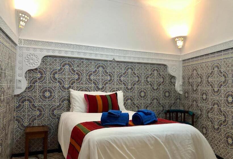 اتاق لوکس, Riad Imndi