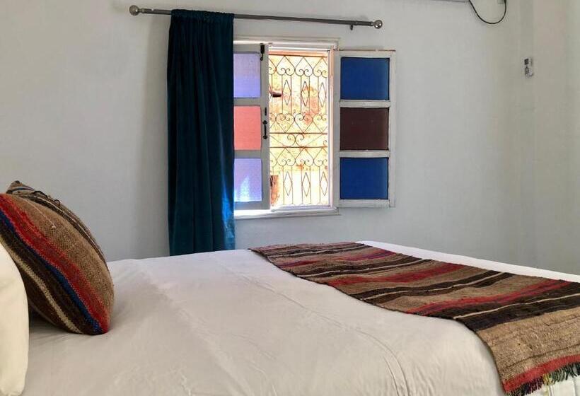 اتاق لوکس, Riad Imndi