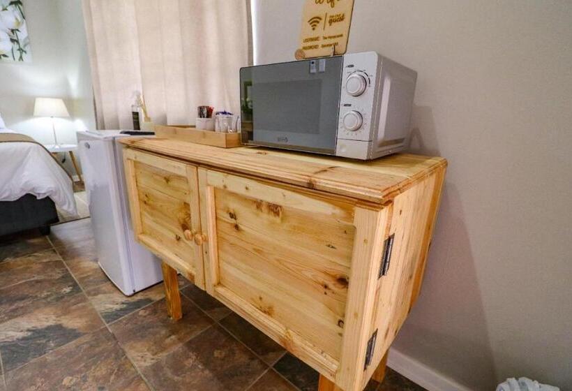 Номер Стандарт, The Honeycomb 2