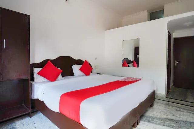 Номер Deluxe с Балконом, Karma Hostel